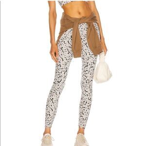 VARLEY Anthro Century Leggings cream & black marbled LARGE Anthropology